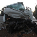 Bursa’da kamyon ile minibüsün kafa kafaya çarpışması sonucunda 1 kişi hayatını kaybetti.