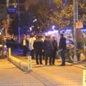 Kadıköy'de bir restaurantta müşterilerle valeler arasında çıkan kavgada silahlar konuştu.