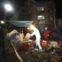 Karnaval yürüyüşü sırasında bir seyyar satıcının tüpünün patlaması sonucu 8 kişi hayatını kaybetti.