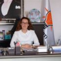 AKP'nin tek kadın il başkanı olan Çanakkale il başkanı Yeşim Karadağ.
