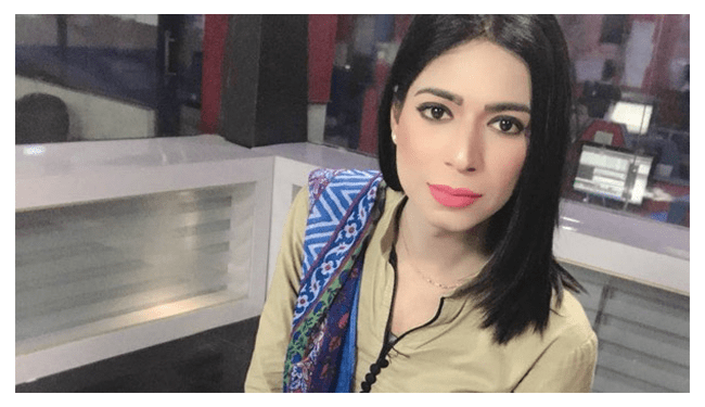 Pakistanda bir kanal  transseksüel bir spikeri ekrana çıkardı.