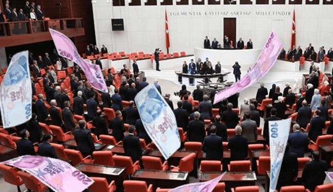 Türkiye nefesini tuttu, 24 Haziran’da yapılacak seçimlere kilitlendi.