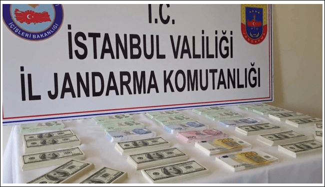 İstanbul'da düzenlenen operasyonda servet değerinde sahte dolar ele geçirildi.