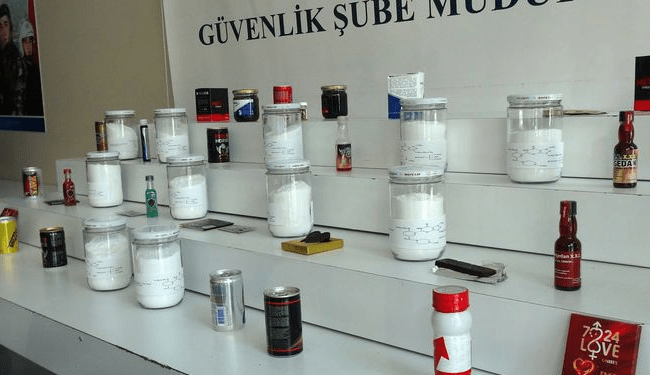 İstanbul'da yasadışı yollardan yurda sokulan 300 kilogram cinsel güç artırıcı ilaç.