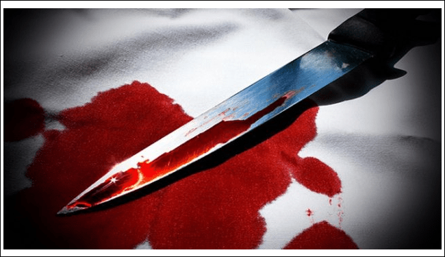 Malatya'da, bir polis memuru merkezde tartıştığı arkadaşının boğazını keserek öldürdü.