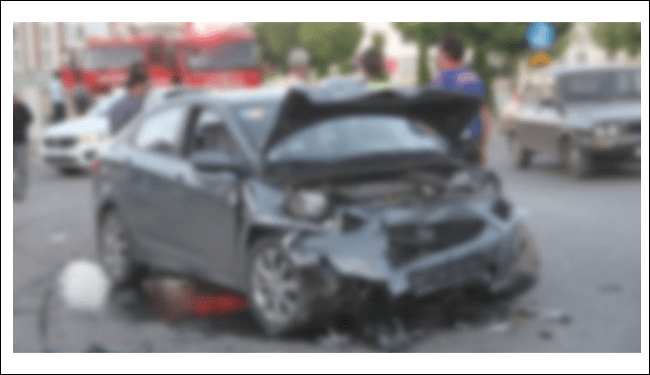 Samsun’un Çarşamba ilçesinde minibüs ile otomobilin çarpışması sonucu meydana gelen kaza.
