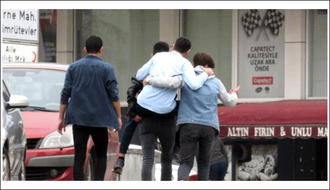 Küçükyalı Mesleki ve Teknik Anadolu lisesinde iki öğrenci grubu arasında çıkan bıçaklı kavga.