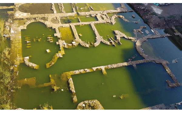 Antik Roma dönemine ait liman hamamı ve imparatorluk salonu su altında kaldı.