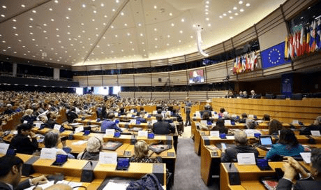 Avrupa Parlamentosu, Türkiye'nin AB üyelik müzakerelerinin askıya alınmasını talep eden raporu kabul etti.