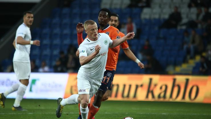 Medipol Başakşehir evinde Konyaspor’u 2-0'lık skorla geçti.