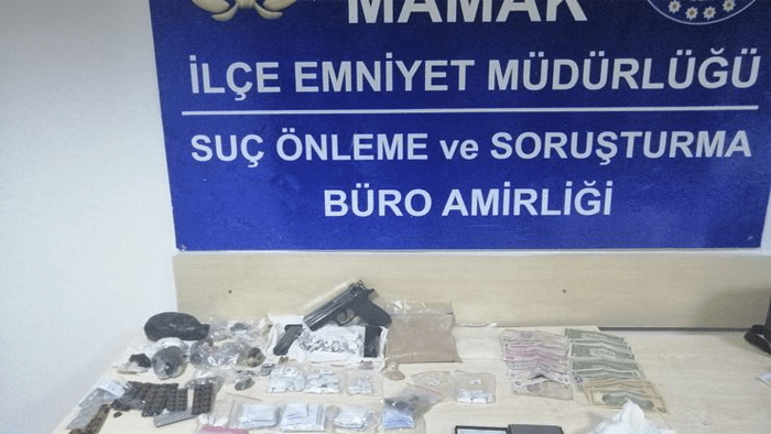 Ankara'nın çeşitli ilçelerinde Uyuşturucu Madde İmal ve Ticareti yapanlara operasyon.