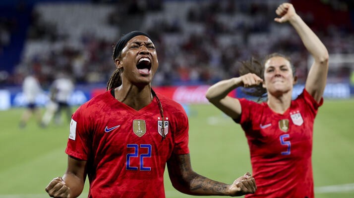 FIFA Kadınlar Dünya Kupası'nda ABD, İngiltere'yi 2-1 yenerek finale yükseldi.