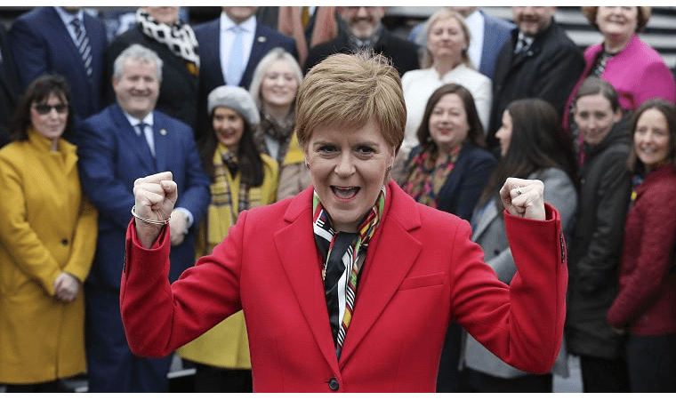 İskoçya Başbakanı ve İskoçya Ulusal Partisi Lideri (SNP) Nicola Sturgeon