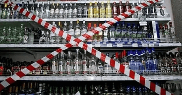 İskoçya'da alkol tüketimine koronavirüs yasağı getirildi. 16 gün satışın gerçekleşmeyeceği duyuruldu.