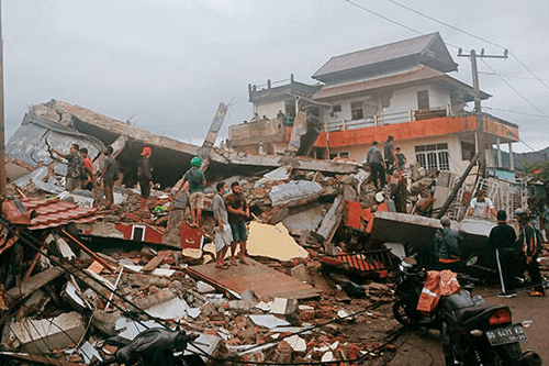 Endonezya'nın Batı Sulawesi eyaletinde meydana gelen 6,2 büyüklüğündeki deprem.