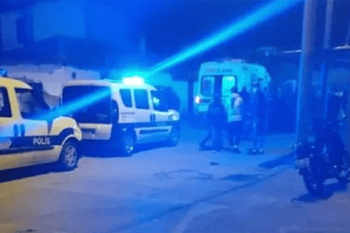 İzmir’in Menemen ilçesinde aralarında husumet bulunduğu öne sürülen iki grup arasında çıkan silahlı kavga.