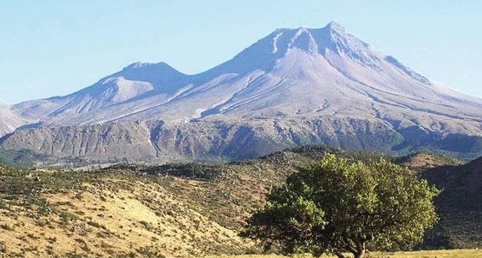En genç volkanik dağlardan biri olan Aksaray'daki Hasan Dağı.