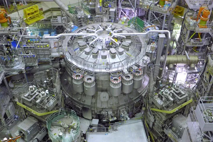 Dünyanın en büyük ve en gelişmiş nükleer füzyon reaktörü.
